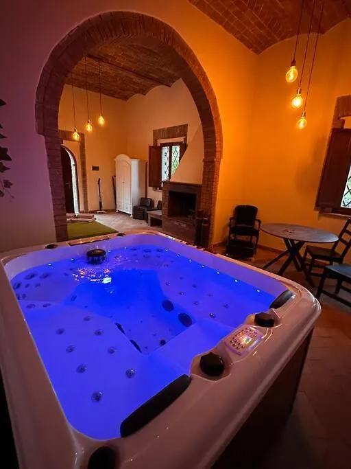 Appartamento Relax Nella Jacuzzi In Toscana Colle Val D'Elsa Italia